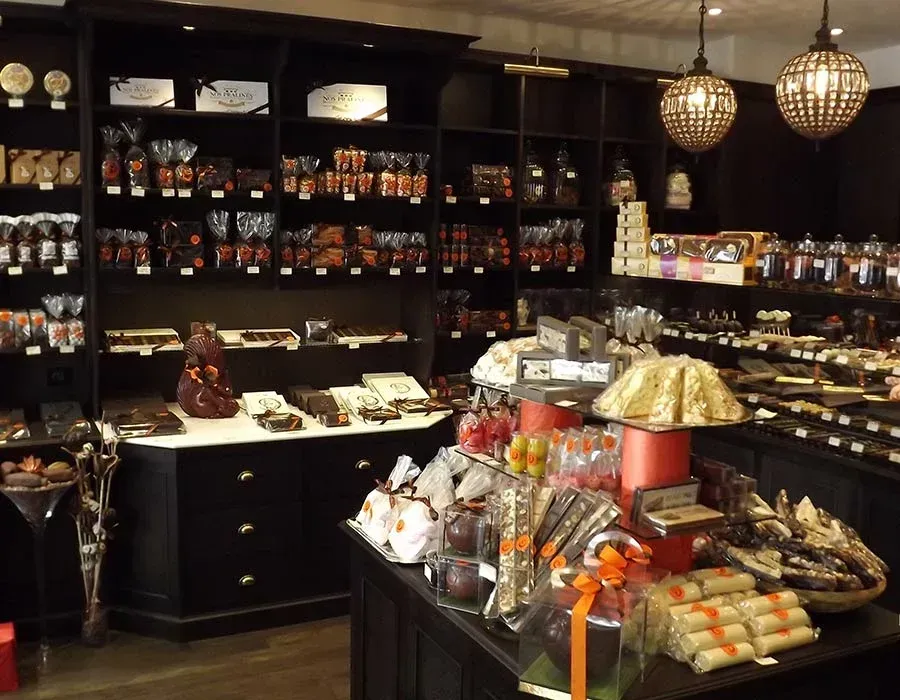 agencement interieur en bois local commercial (13)